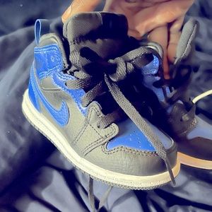 Royal Blue Mid Jordan 1s
